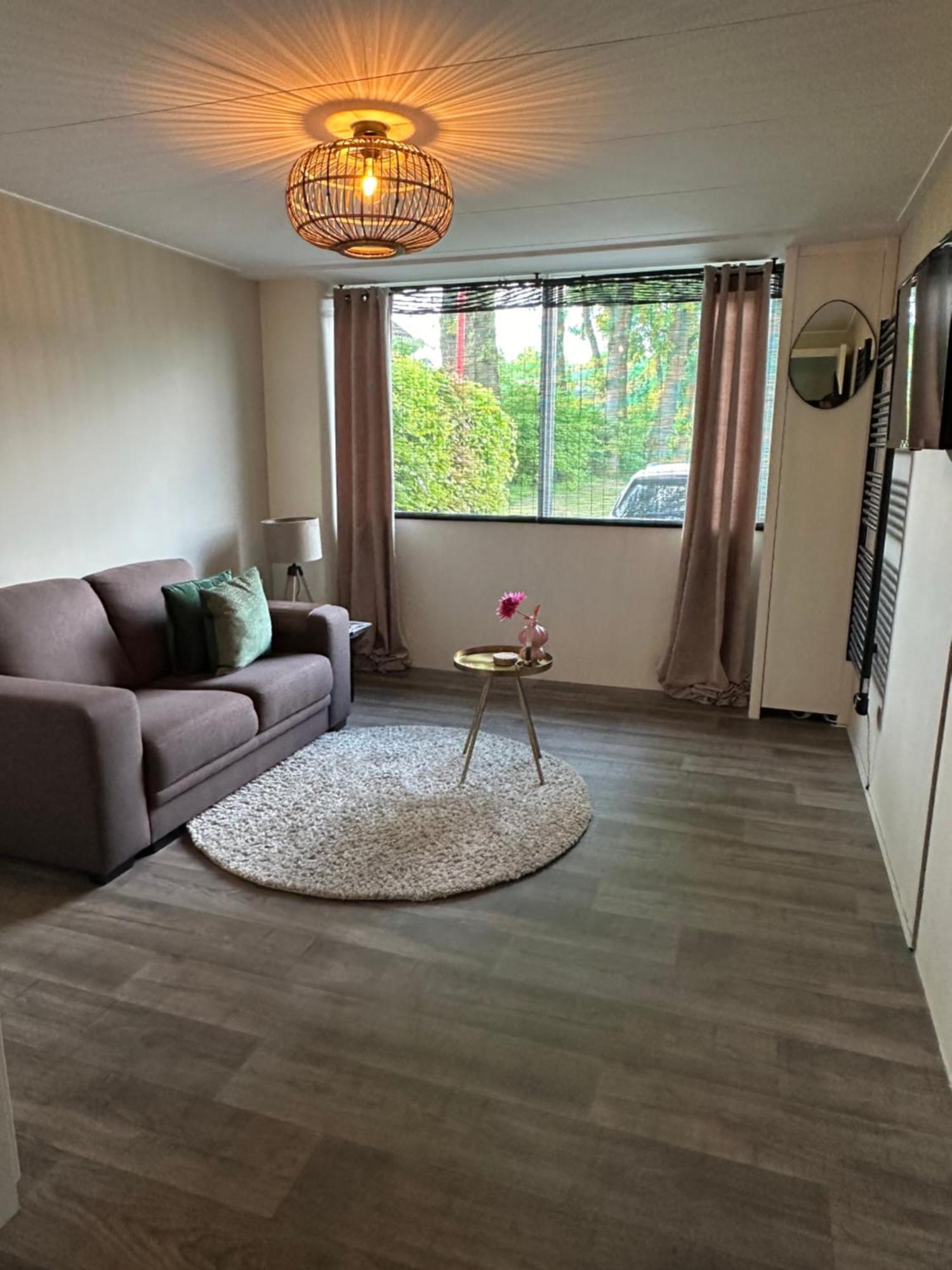 B&B Twente 엔스헤데 외부 사진
